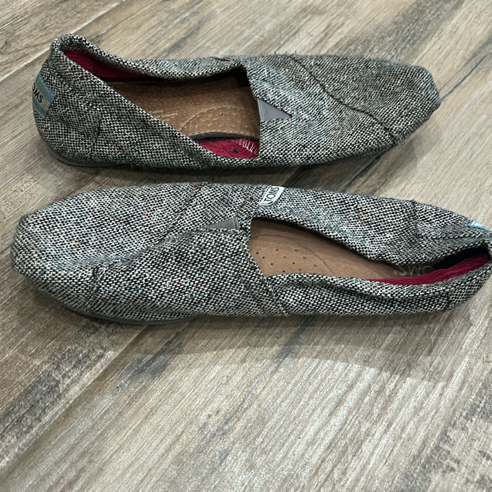Women’s Toms Multicolor Gray Slip on Size 6.5